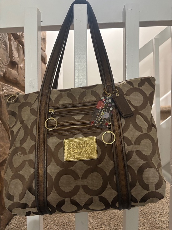 Coach Handbags - Vintage Y2K Coach Poppy Gold and Brown/Tan Tote Bag with 2 Coach Hang Tags
